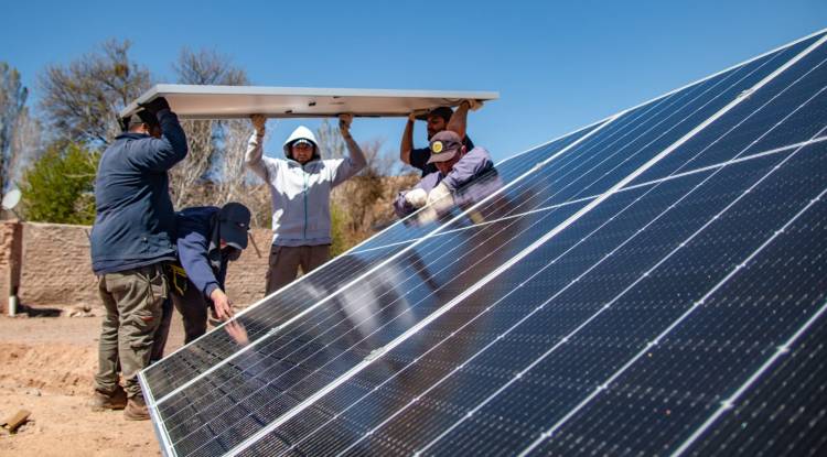 36 familias de Bermejo contarán con el suministro de energía eléctrica.