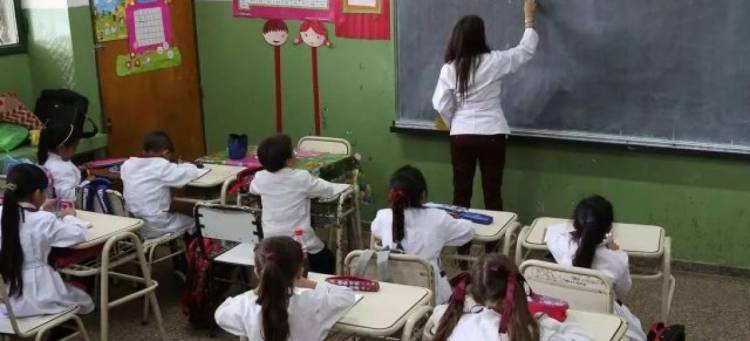 Gremios Docentes aceptaron el aumento de $22.000.