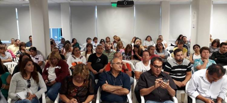 AMP ahora exige $35.000 de aumento a docentes con sueldos de febrero. 