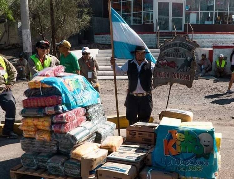 Sanjuanino ganó 90 millones en el TeleKino y donó una tonelada de alimentos a la Difunta Correa.