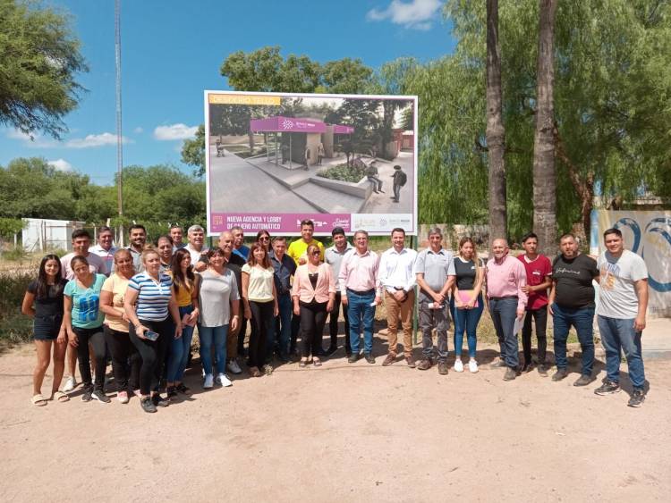 Desiderio Tello: Antonio Godoy dio el inicio a la obra de un cajero automático del Banco Rioja.  
