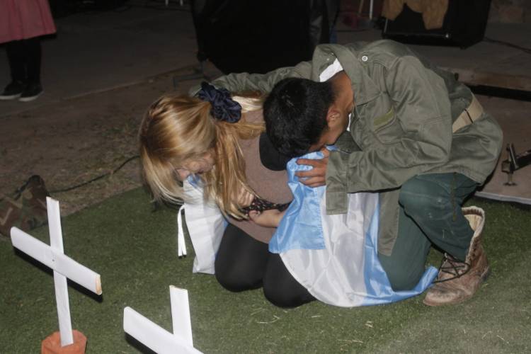 Memoria y Eterna Gratitud: Conmemoración del día de los veteranos y caídos en la Guerra de Malvinas.