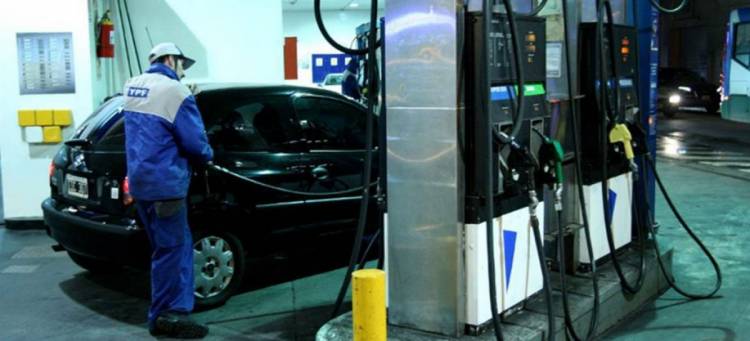 Los combustibles subirán 4% mensual desde abril a agosto.