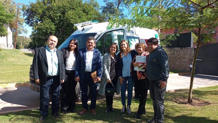 Capital: El Intendente Gallardo presente en entrega de ambulancia al hospital luis pasteur y pensiones no contributivas.