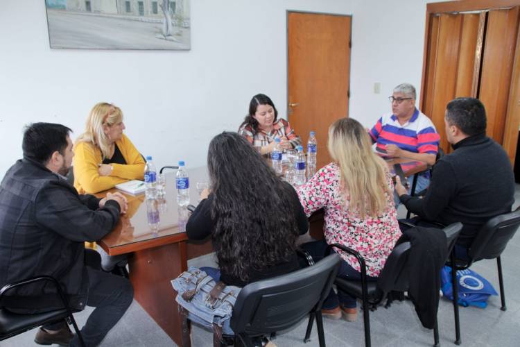 Educación Técnica Profesional: Intendente departamental mantuvo reunion de trabajo con secretario general de AMET.