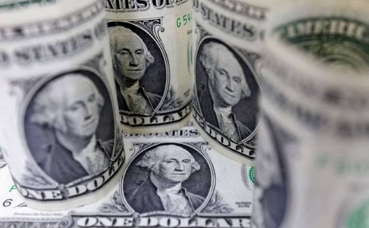 El dólar "blue", imparable: se disparó $33 y llegó a $495.