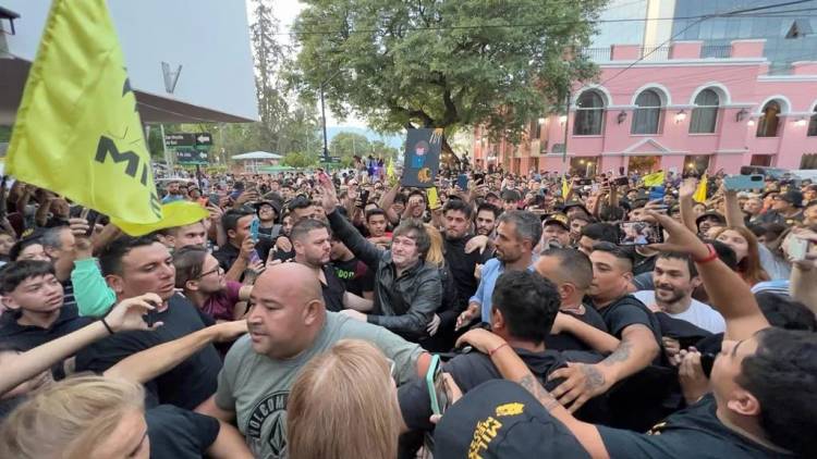 Javier Milei recorrió La Rioja para impulsar a un Menem como su candidato a gobernador.