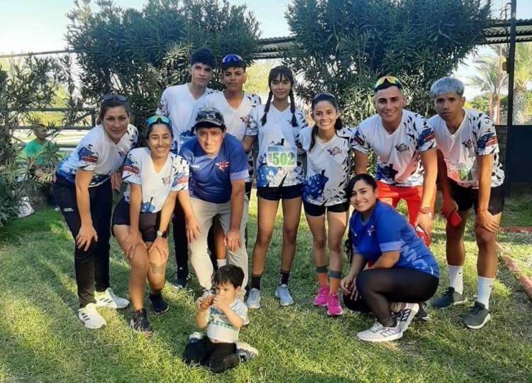 Chepes: "Hijos del Viento" participaron en maratón de la policía de la provincia.
