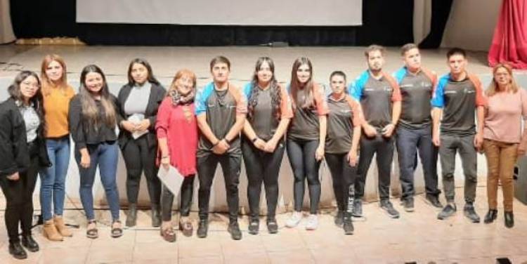 En el 25º aniversario de UNLar sede local realizan charlas desde Biología, Nutrición y Educ. Física.