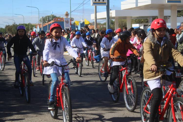 Acto Central, Desfile y Locro: Celebración 137° Aniversario del departamento Rosario Vera Peñaloza.