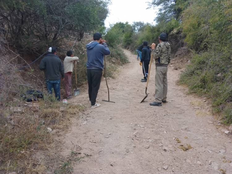 Zona Rural: Continua la reparación y mantenimiento de caminos en el interior departamental.