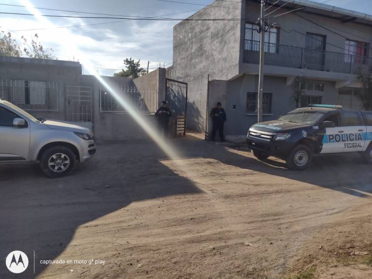 Policía Federal desbarató un punto de venta de estupefacientes en el barrio Los Obreros II.