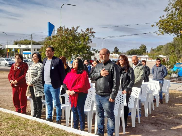 Viva la Patria: Conmemoran 207° Aniversario de la declaración de la Independencia Nacional.