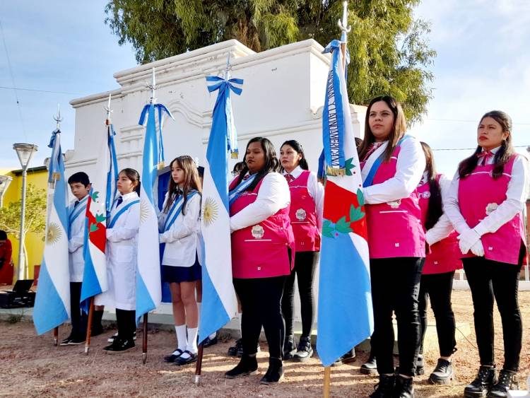 Viva la Patria: Conmemoran 207° Aniversario de la declaración de la Independencia Nacional.