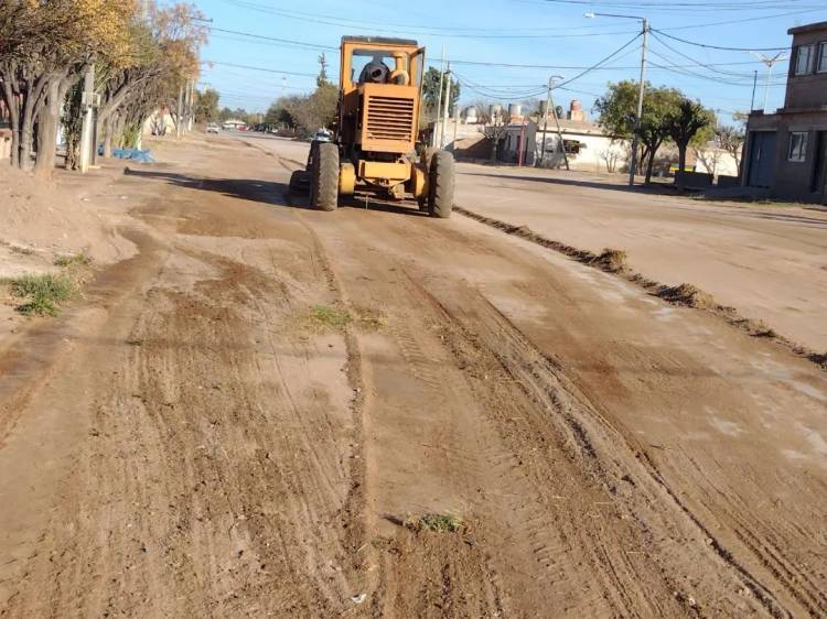 Coordinación de Vialidad: continuamos con el mantenimiento, arreglo y nivelación de calles