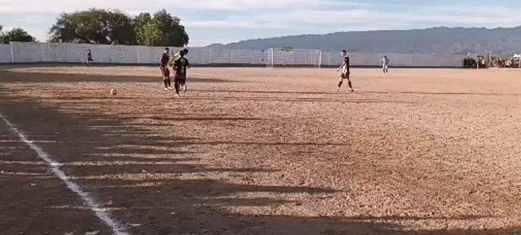 Portezuelo: Un jugador le pegó al árbitro del partido por sacarle una tarjeta