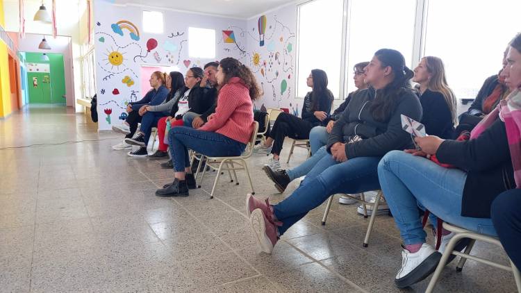 Mes de la Niñez: se llevó a cabo la jornada de lactancia "Un Vínculo de Amor" en el Jardín Maternal