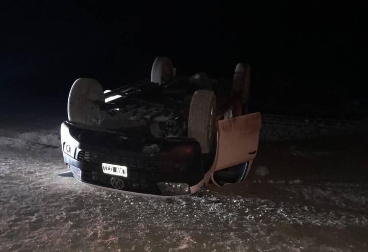 Sanjuaninos ingresaron a gran velocidad a un río cerca de Guandacol y volcaron su camioneta