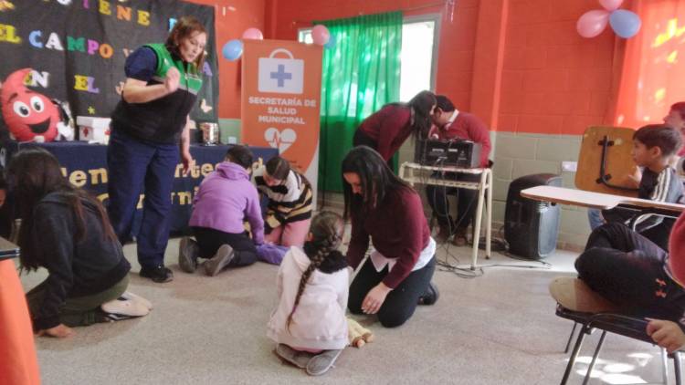 Chepes: estudiantes y docentes del ISFD, participaron de un taller de RCP en el C.I.C.