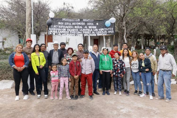 Más familias rurales de Chepes ya cuentan con energía eléctrica en sus hogares