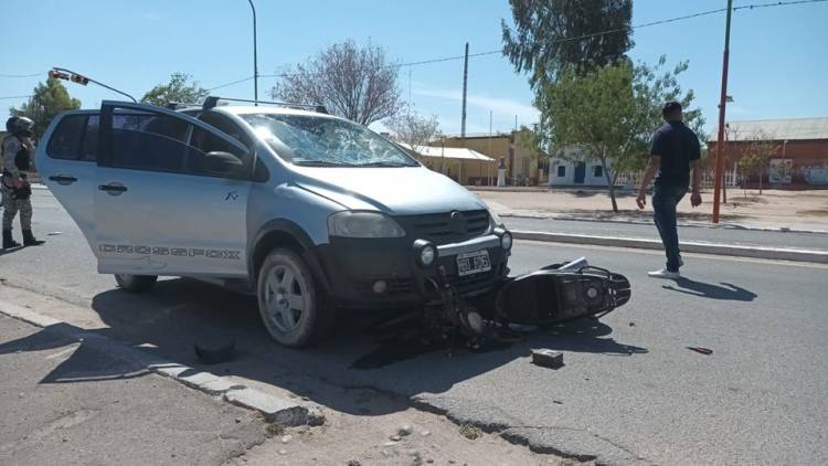 Chepes: moto y camioneta protagonistas de un accidente de transito