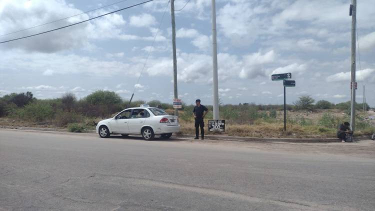 Policía Federal detuvo a un hombre luego de retirar una encomienda con marihuana, iba en un taxi