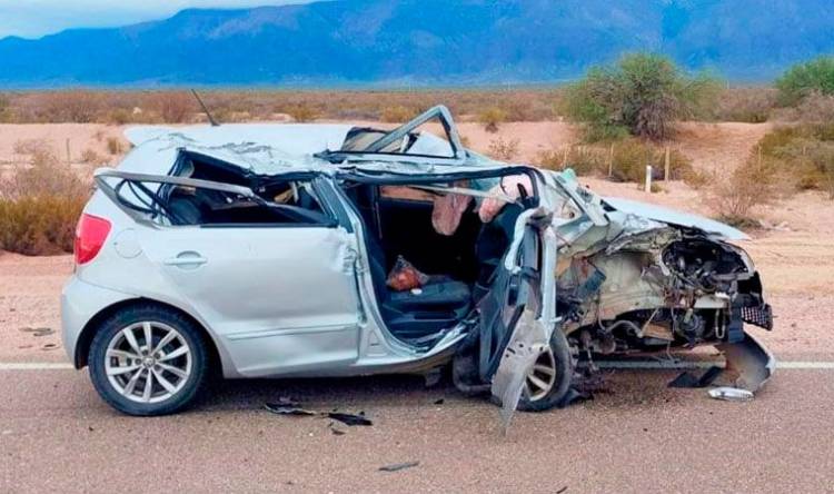 Bañado de los Pantanos: Automovilista chocó a un camión estacionado en la banquina