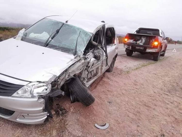 Colisión entre dos vehículos en Ruta Nacional N° 74