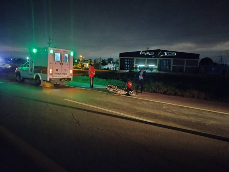 Una motociclista sufrió graves heridas al chocar con un perro