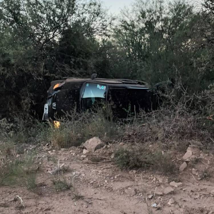 Olta: un hombre resultó con heridas de consideración luego de perder el control del auto y volcar