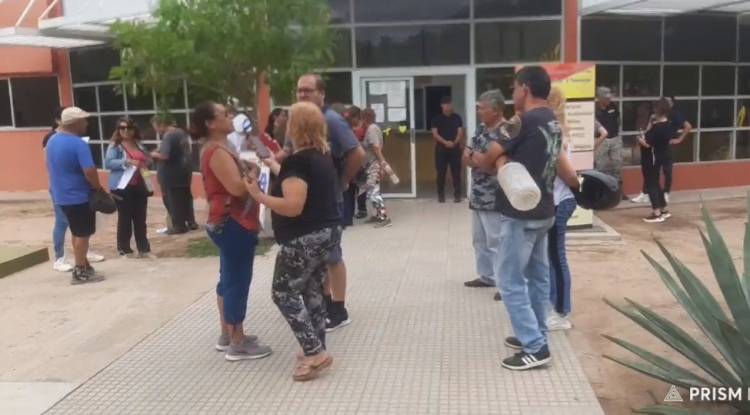 Vecinos de Chepes reclamaron por la falta de agua