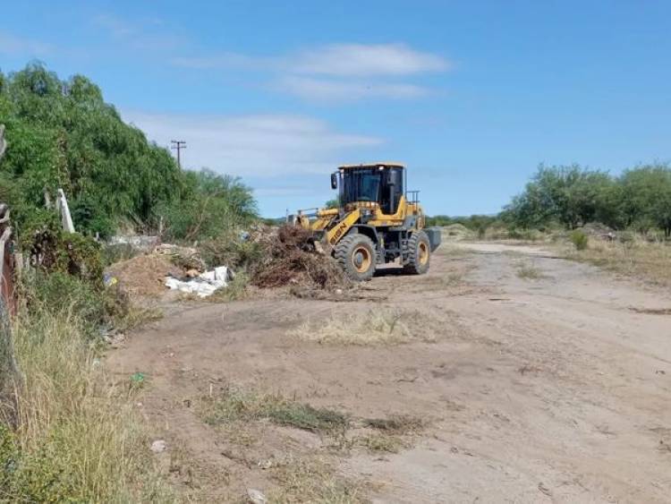 Desiderio Tello: Operativos de erradicación de microbasurales y destape de cañerias 