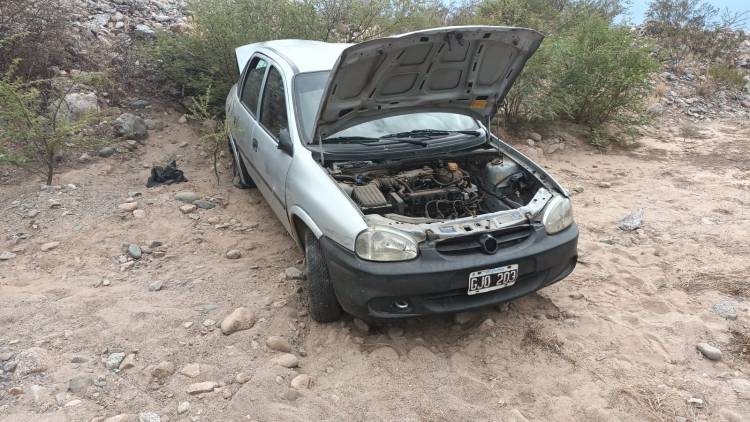 Perdió el control de su auto y volcó sobre Ruta N°12