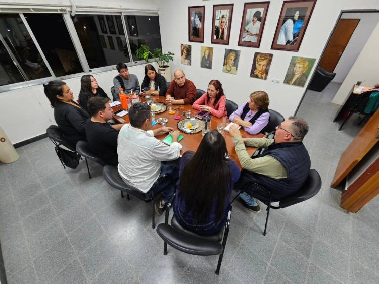 Reunión con la casa del interior “Evita"