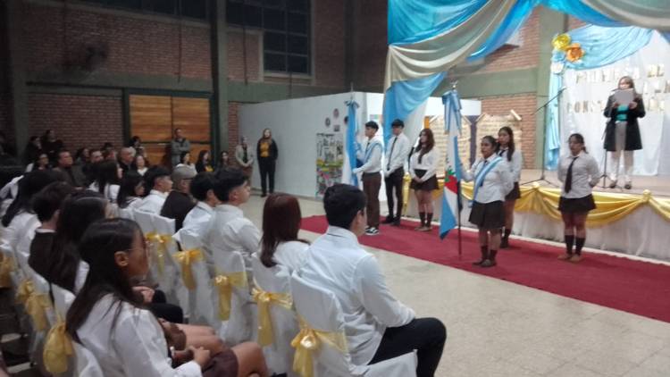 Chepes: Alumnos de la Escuela Normal realizaron el juramento a la Constitución Nacional
