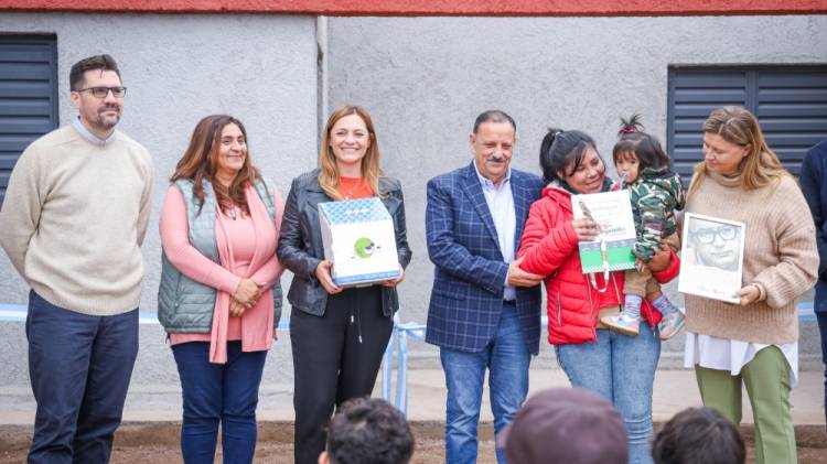 El Gobernador estuvo presente en la entrega de viviendas en La Rioja como parte del Plan Angelelli