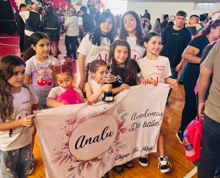 La Academia ANALÚ de Chepes participó en el certamen “The World Dance Show”