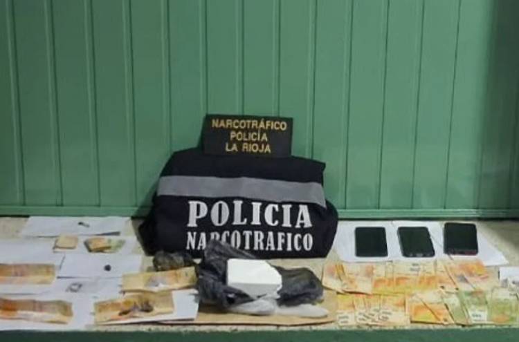 Incautan cocaína y marihuana en un operativo sobre Ruta 9 en Arauco