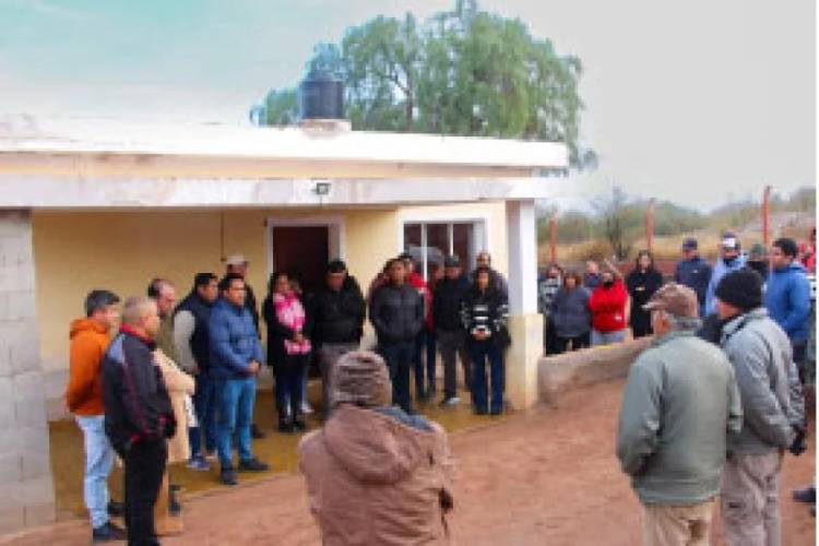 Entregan indumentaria para trabajadores de El Portezuelo