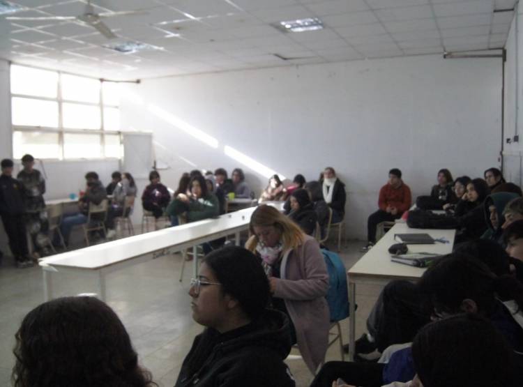 Se dicto un taller de concientización sobre residuos de aparatos eléctricos y electrónicos enel Colegio Provincial “Ariel Ramírez”