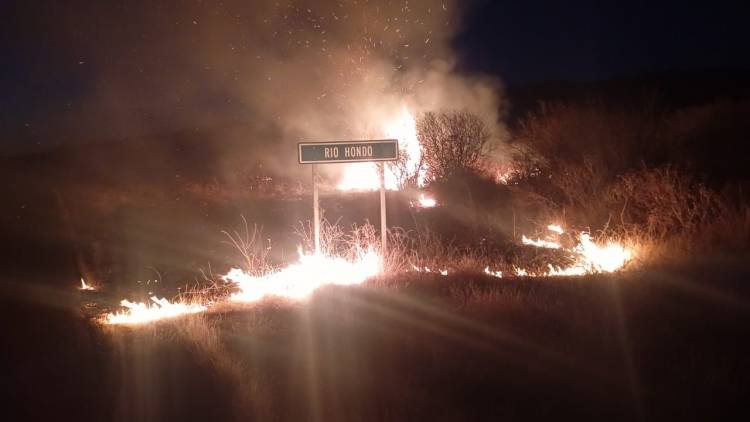 Se registró un incendio de pastizales en la zona de Río Hondo