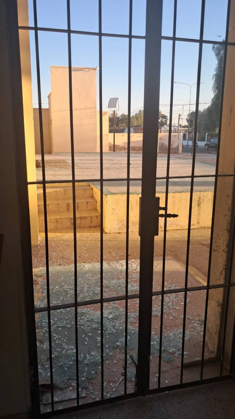 Chepes: Rompieron una puerta del centro cultural en acto de vandalismo