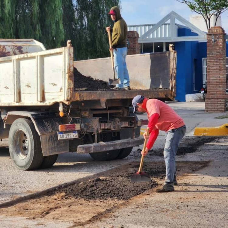 Chepes: bacheo y adoquinado en diferentes sectores de la ciudad