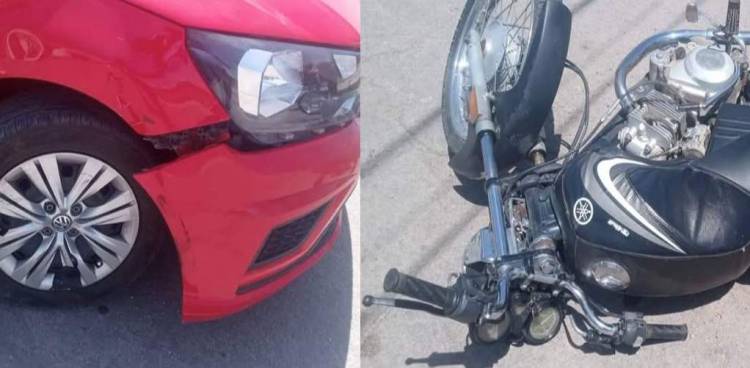 Chepes: un giro indebido provocó choque entre auto y moto en Av. San Martín