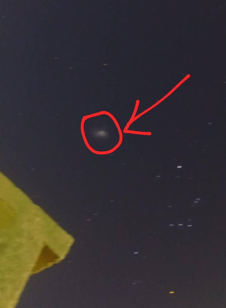 Reaparece el cometa interestelar 3I/ATLAS con inusual brillo azulado y sorprende a familias en Chepes