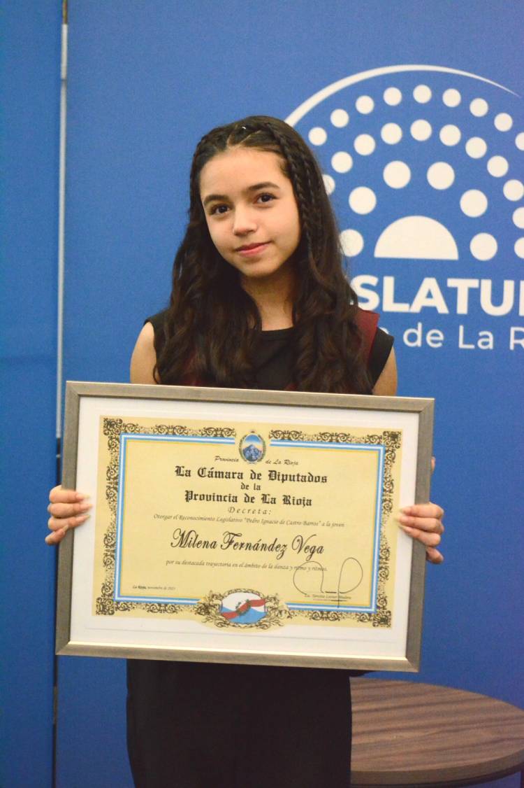 La Cámara de Diputados de La Rioja distinguió a Milena Fernández Vega con el reconocimiento “Pedro Ignacio de Castro Barros”