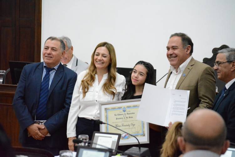 La Cámara de Diputados de La Rioja distinguió a Milena Fernández Vega con el reconocimiento “Pedro Ignacio de Castro Barros”
