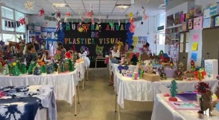 La Escuela 114 realizó su Muestra Anual de Plástica Visual y se prepara para las presentaciones de Educación Física y Música