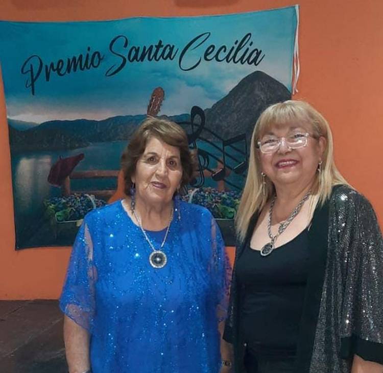 Escritoras Rasmia Saddi y Silvia Heredia recibieron el premio Santa Cecilia