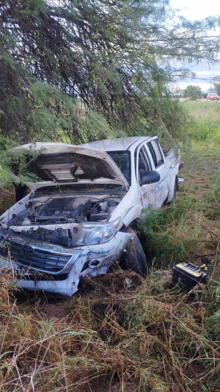 Cinco personas resultaron heridas tras el vuelco de una camioneta en Ruta 38
